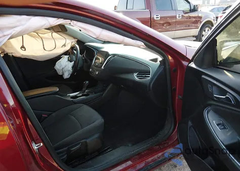 2018 Chevrolet Malibu Lt z USA, uszkodzony, nr VIN 1G1ZD5ST8JF122144